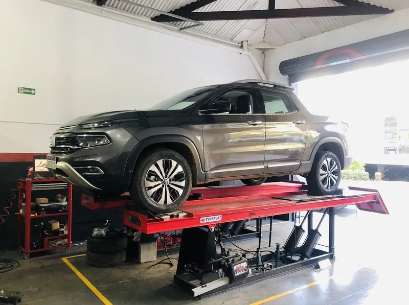 Fiat Toro no alinhamento 3D da Lima Car, no Cambuí